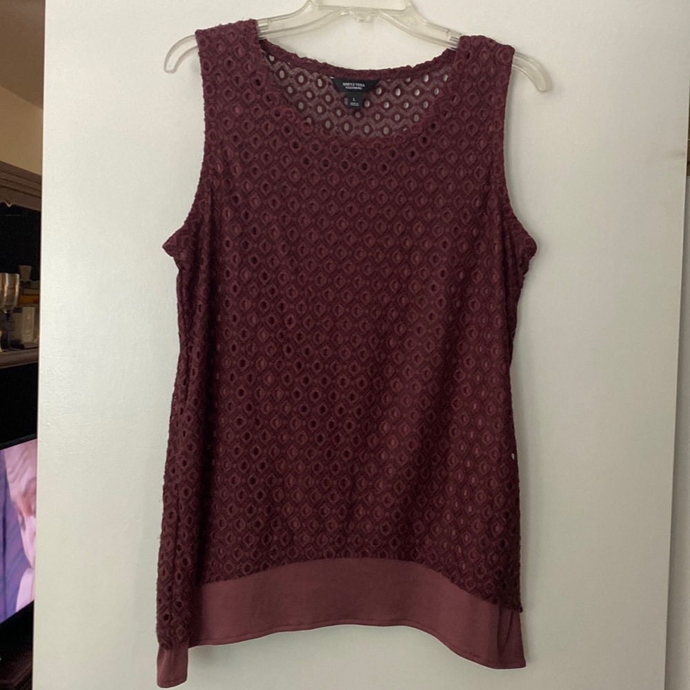 Simply vera vera Wang size large burgundy top